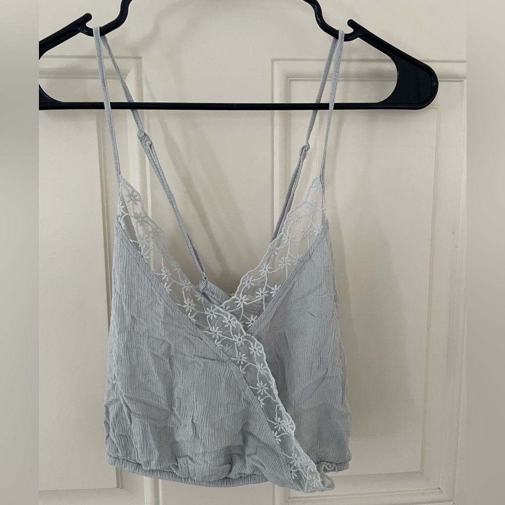 La hearts lace trim crop top
